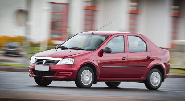 Недорогие автомобили с «автоматом»: Renault вернула старый хит